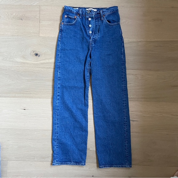 Levi’s Ribcage Jeans - Picture 2 of 8